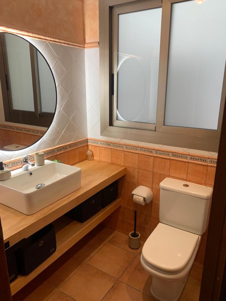 Excelsior Beachfront Apartment 칼페 외부 사진